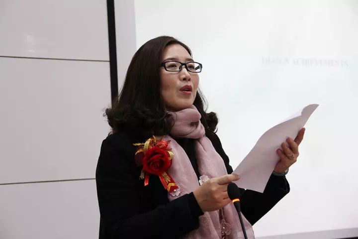 1526694638543293.jpg 003周文靜院長上臺致辭.webp.jpg